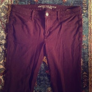 AMERICAN EAGLE maroon super stretch jeggings